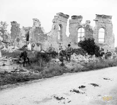 Eglise en ruines (Oise)